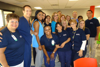 Pacientes y personal del Delray Medical Center